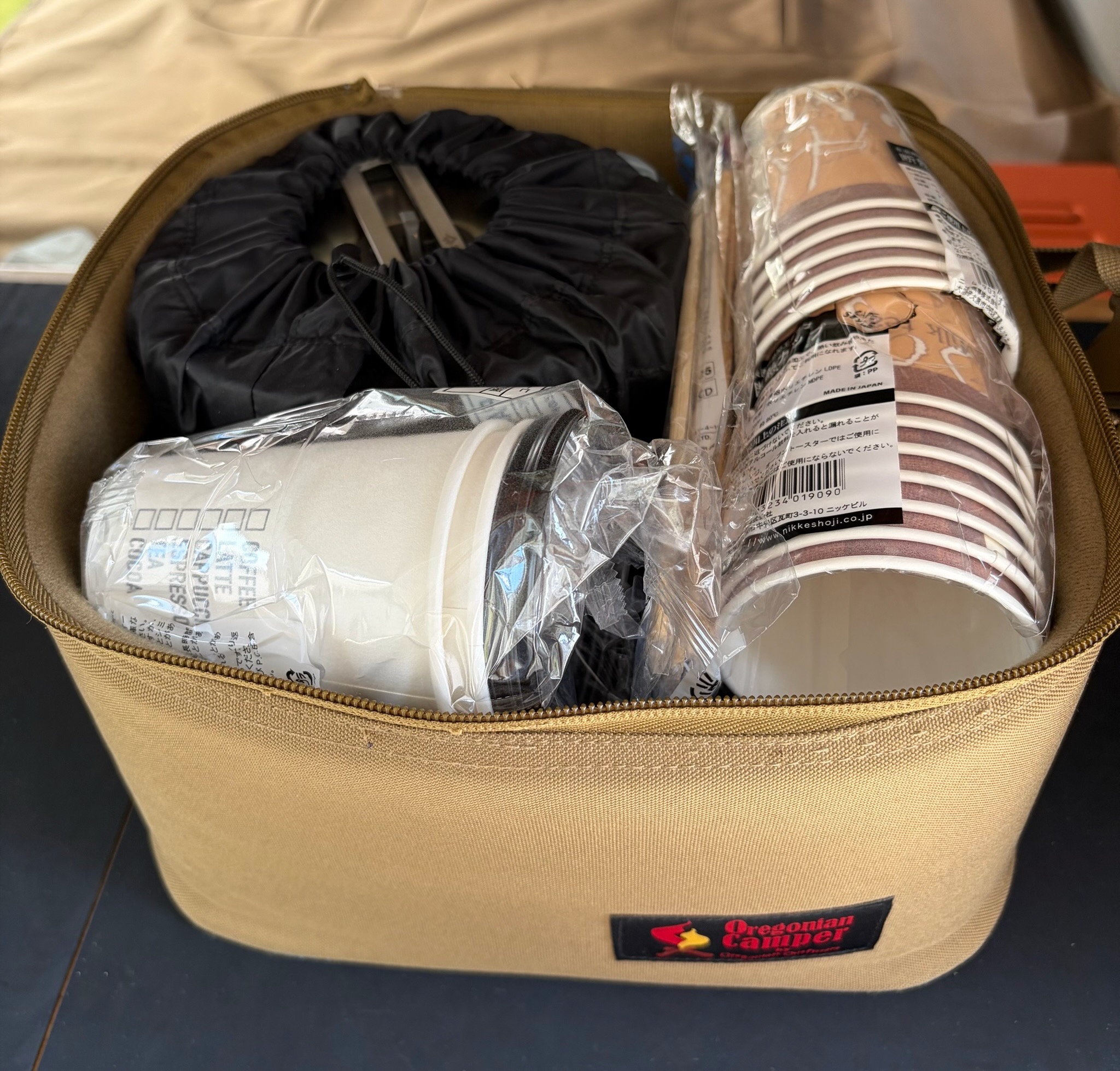 カップ類も収納