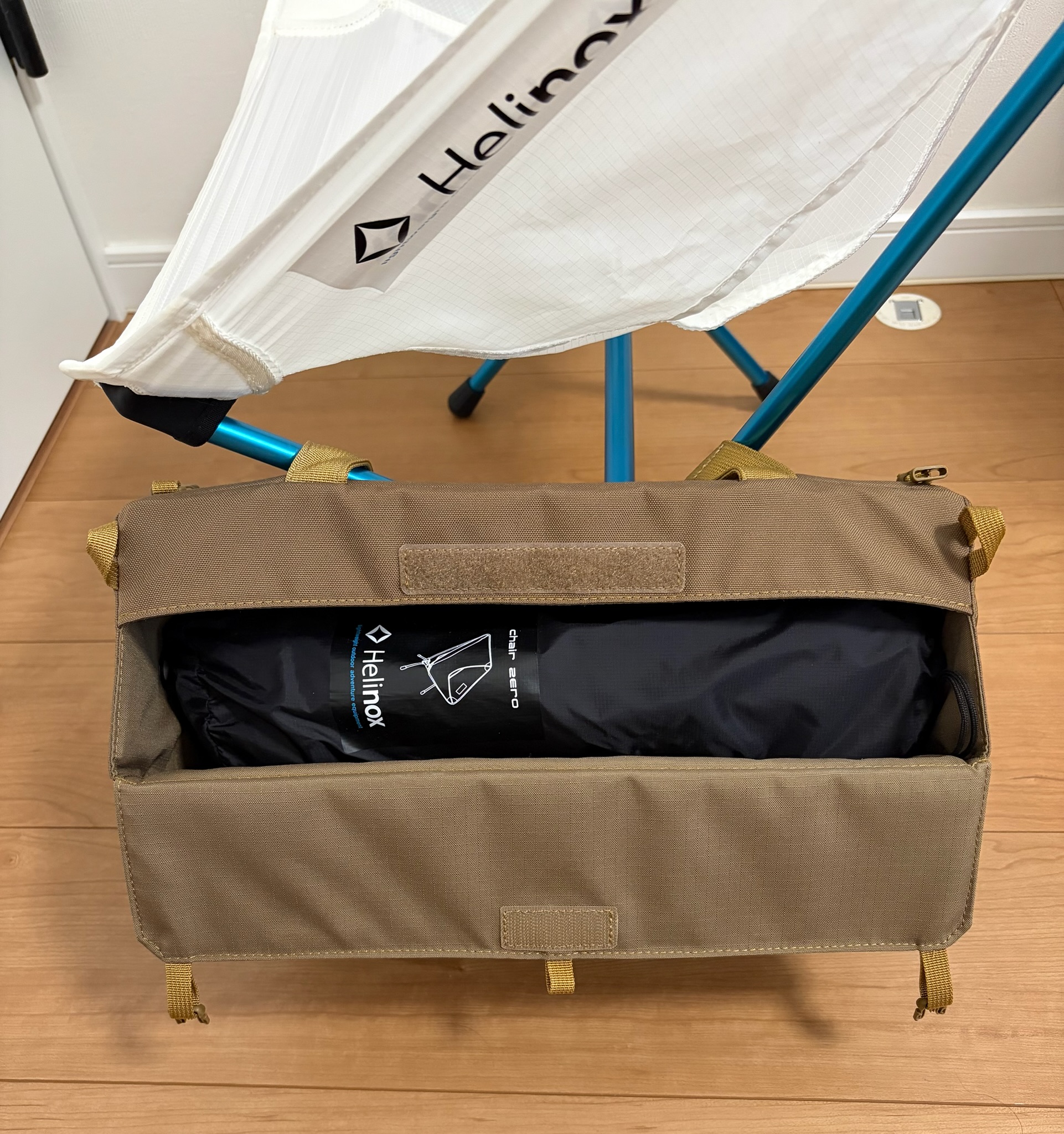 サイドストレージSにチェアゼロを収納した状態（収納袋として使える）