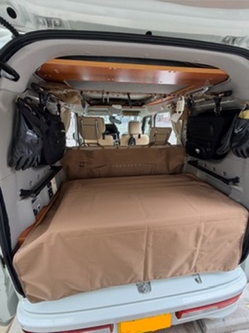 GORDON MILLER コーデュラ2WAYラゲッジシートをベッド展開時に使用