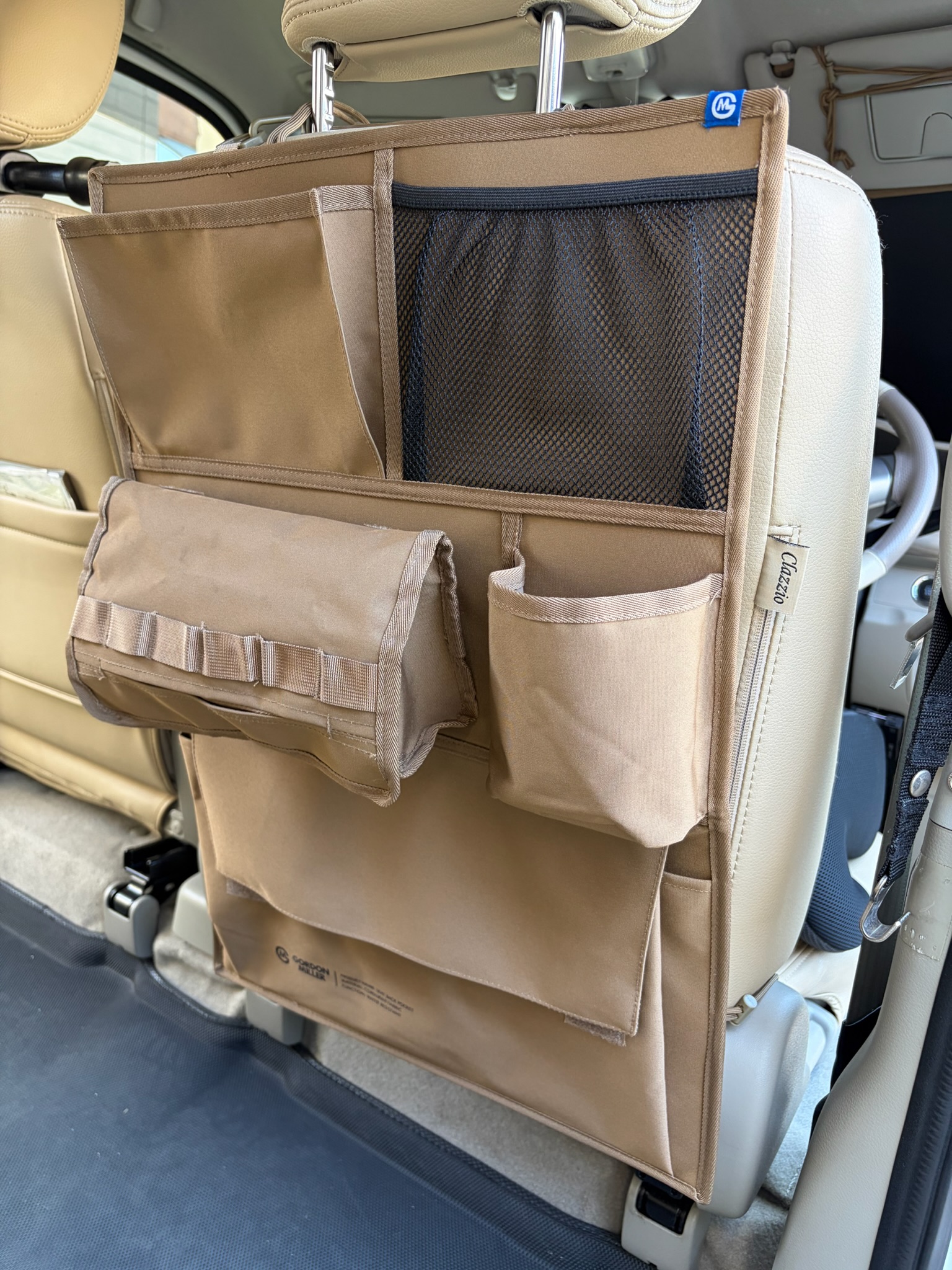 GORDON MILLER シートバックポケットを運転席背面に装着