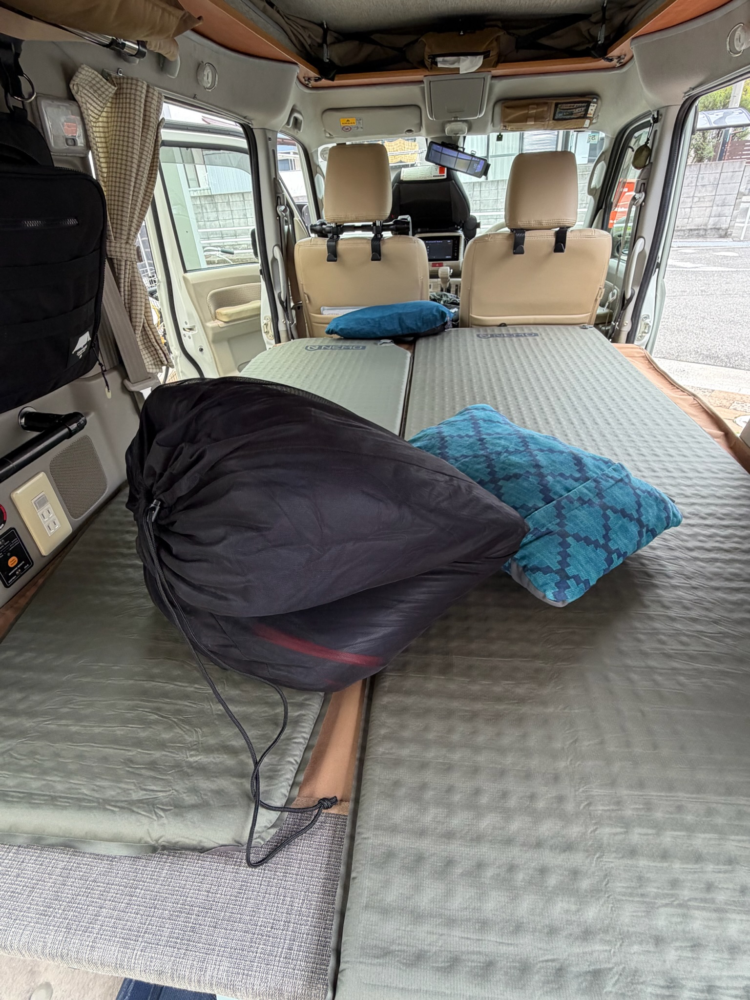 Naturehikeダウンシュラフ収納時のコンパクトさ