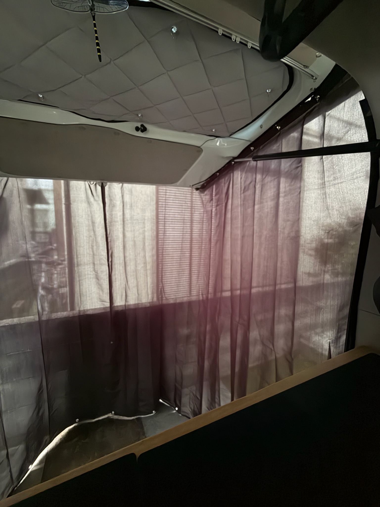 リアゲートカーテン