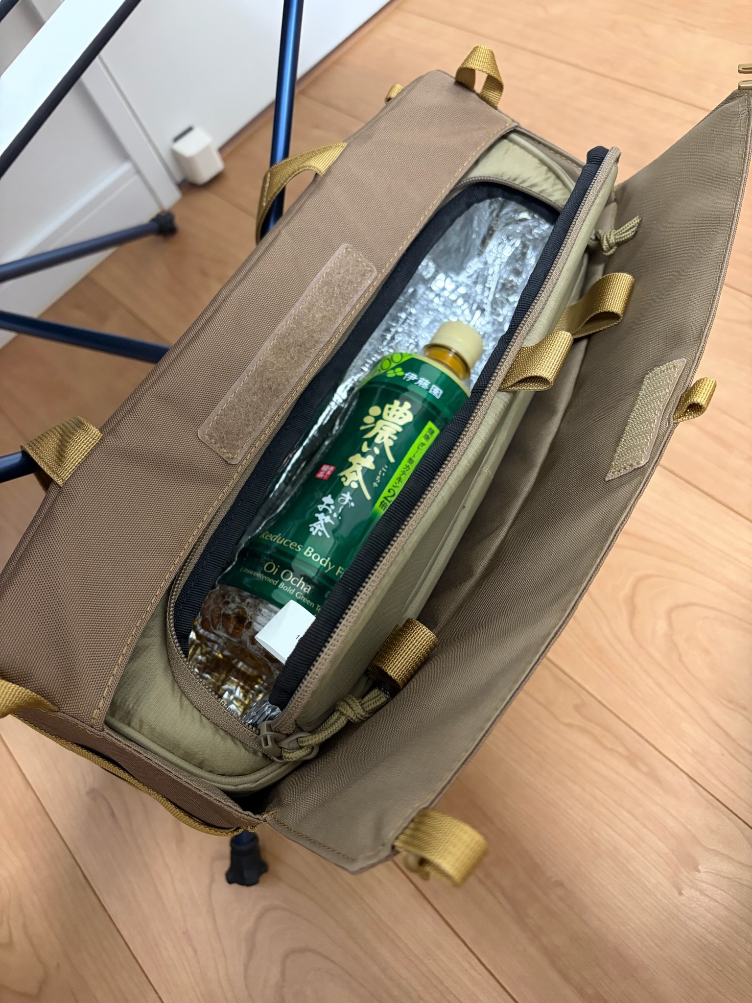 サイドストレージS内にインナーシェルを装着した使用例