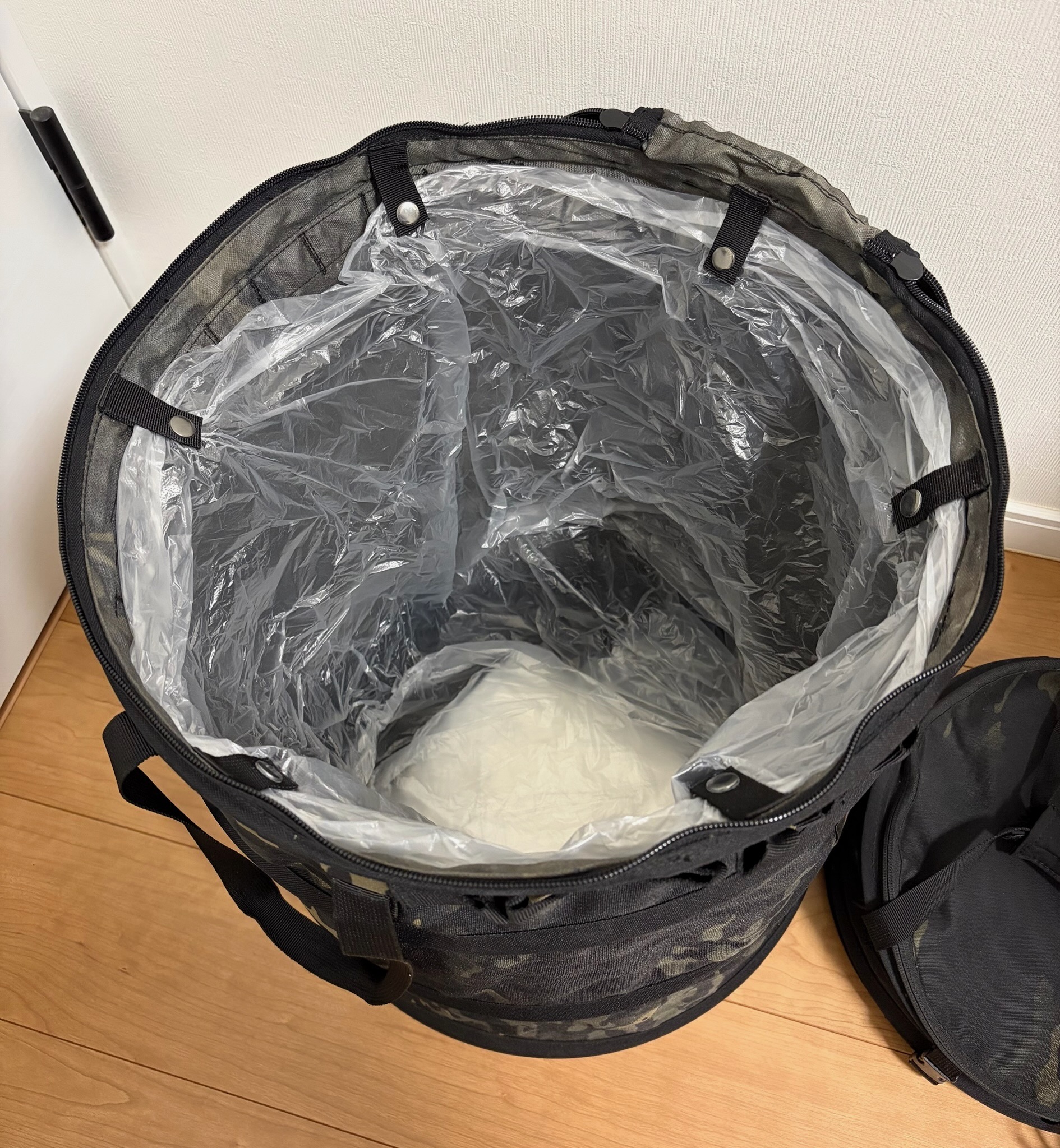 ポップアップ トラッシュボックス大の内部