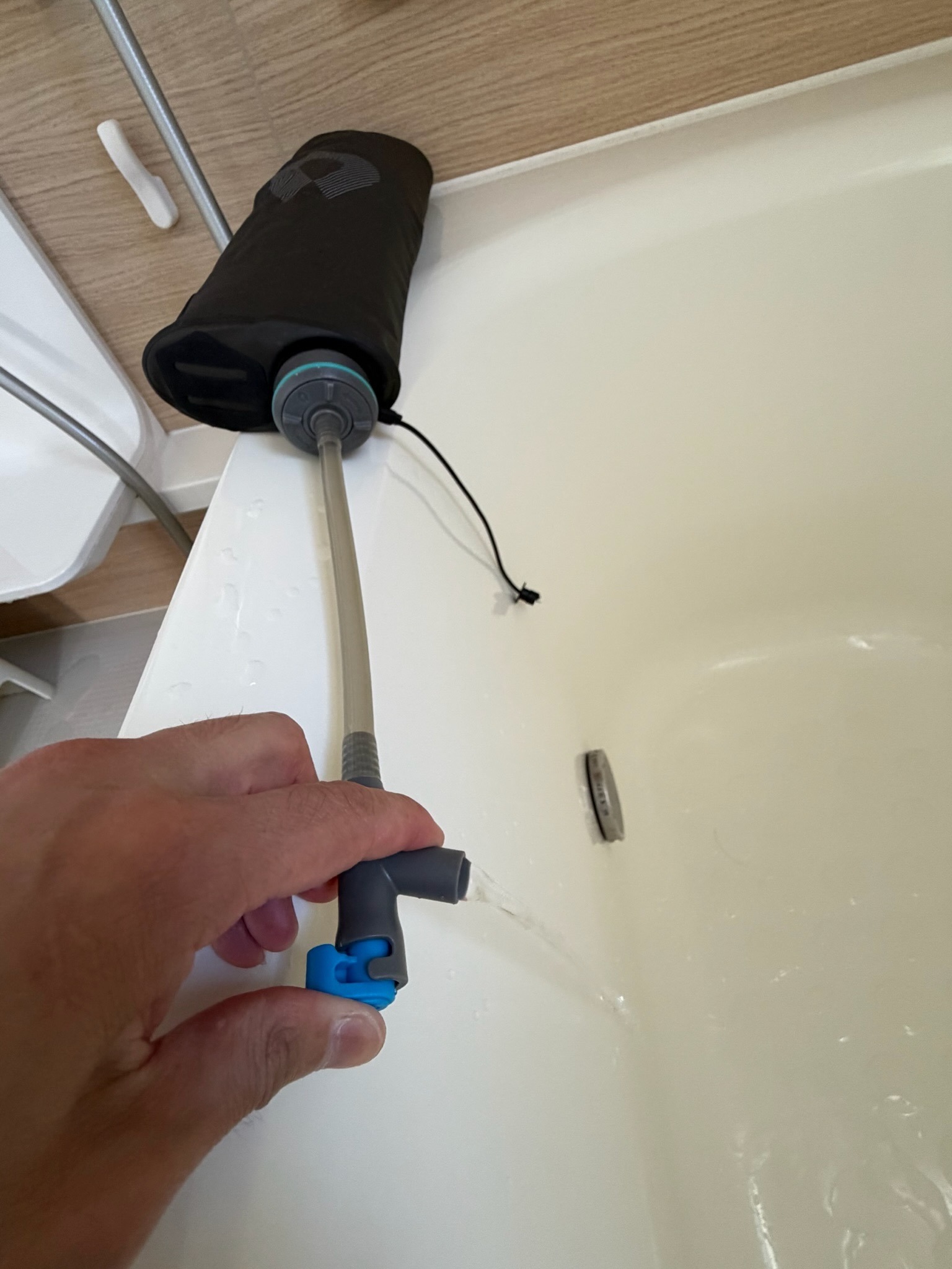 ハイドラパック SEEKER 平置きから給水