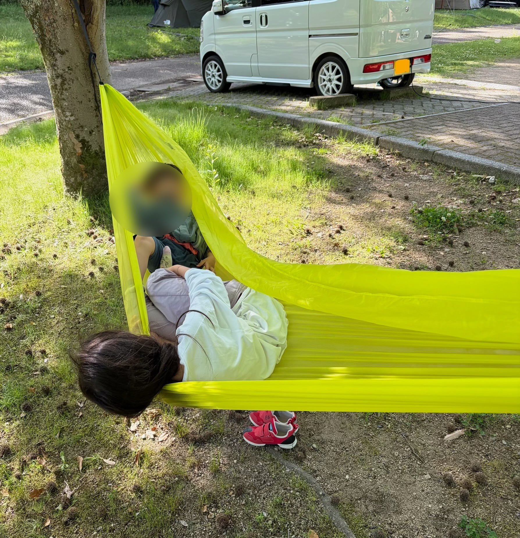 レレカ ハンモック エルフィー 子どもが乗っている様子