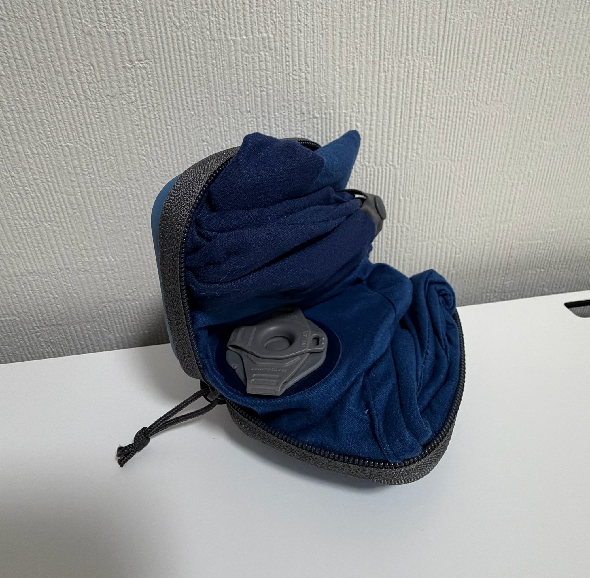 エアロプレミアムピロー ケースを開けた状態