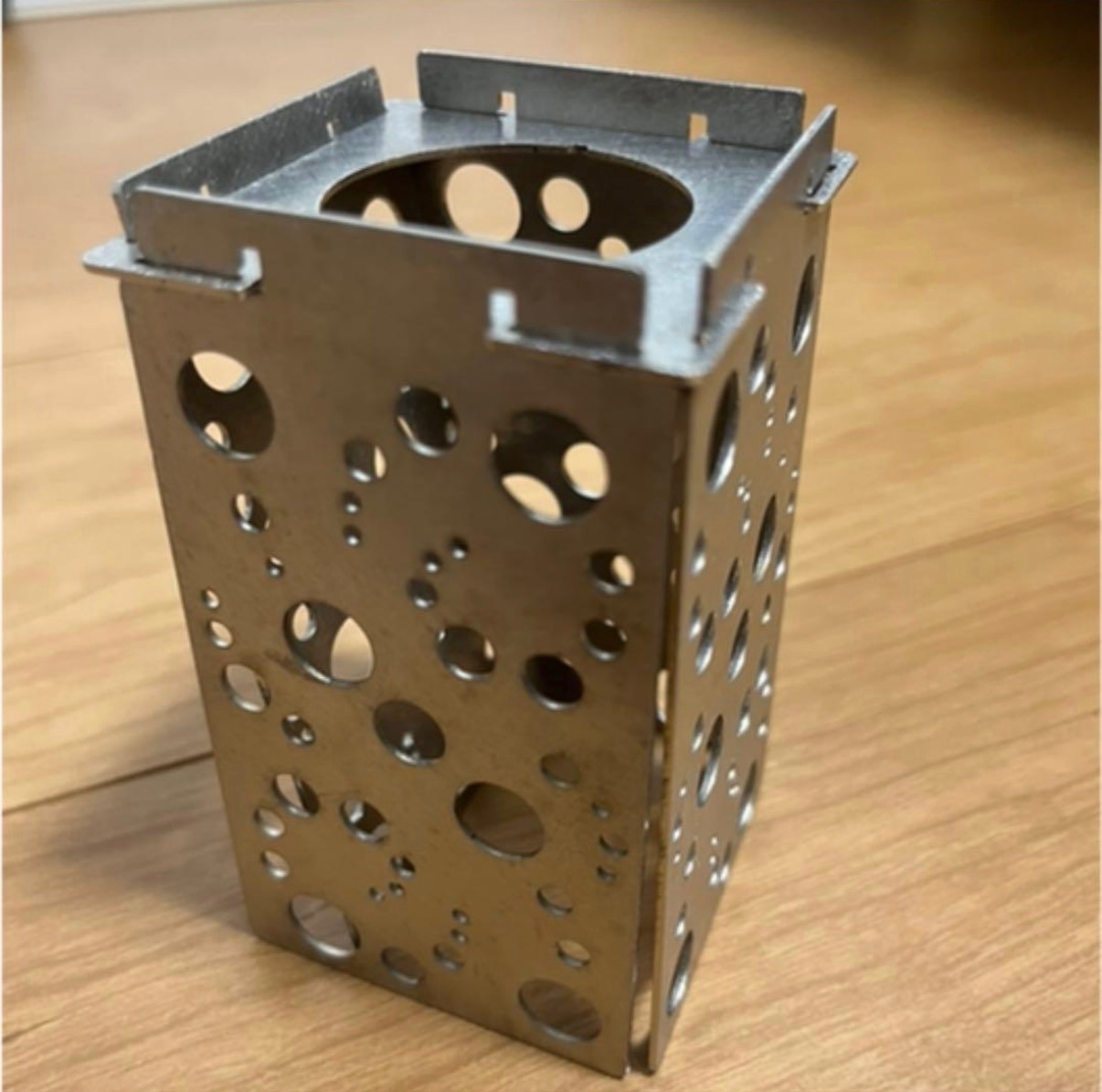 To-Ro(Gyoku)を組み立てた状態のステンレスシェード