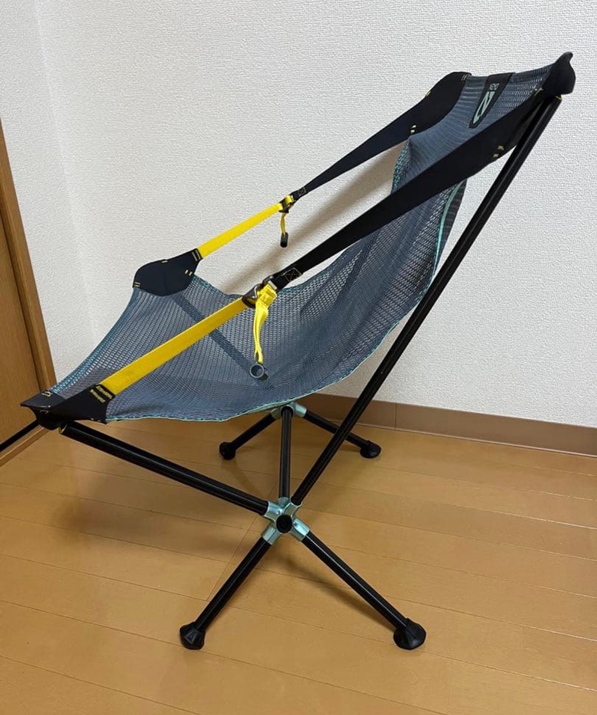 ムーンライトを倒してリクライニングさせた状態